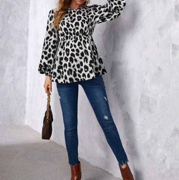 Maternity Allover Print Peplum Blouse - Picture 5 of 6